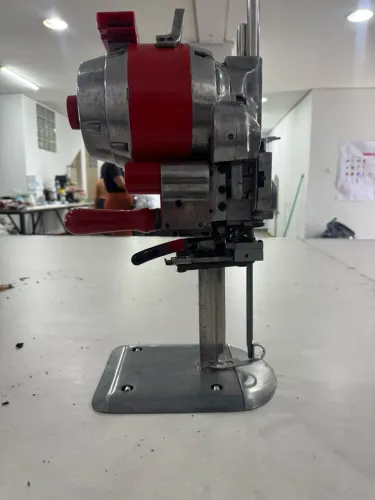 Máquina de Corte de Tecido Sun Special SSH-R 220V
