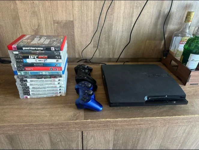 PS3 SLIM DESBLOQUEADO + 2 CONTROLES ORIGINAIS (1 AZUL RARO) + JOGOS