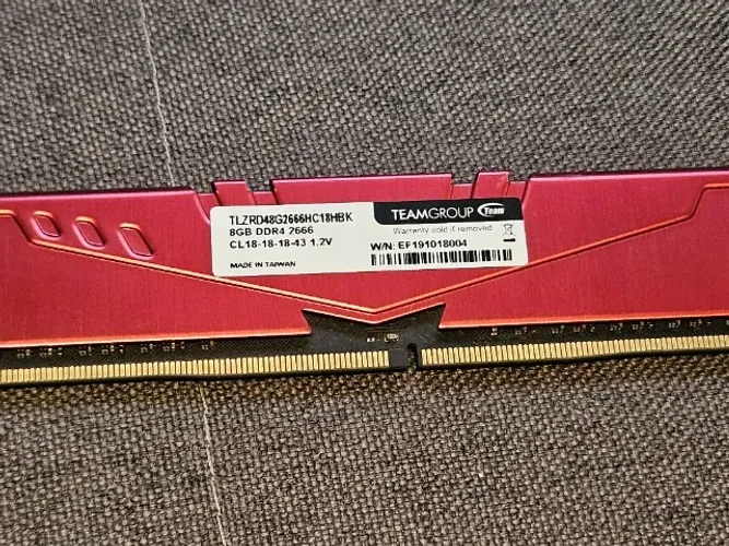 Memória RAM 8GB DDR4 2400MHz