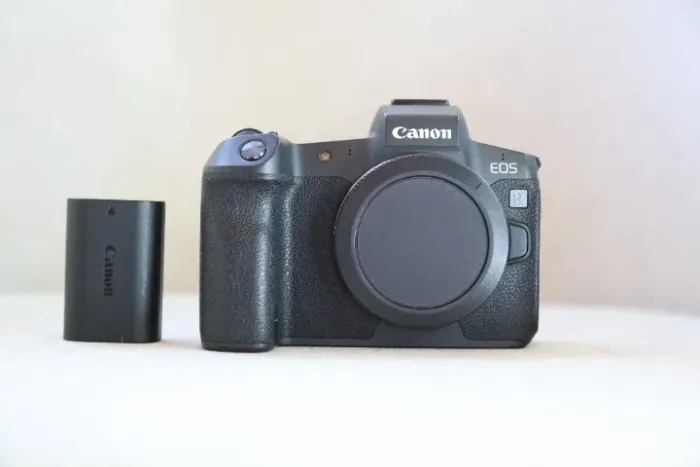 Canon EOS R 30.3MP