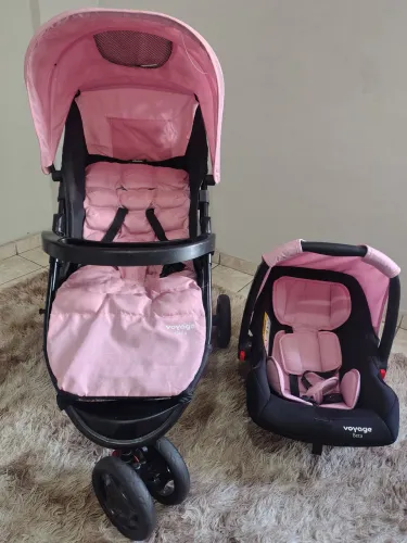 Carrinho e bebê conforto