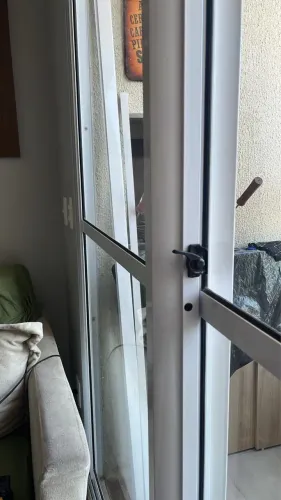 Porta de vidro sacada varanda interna para apartamento