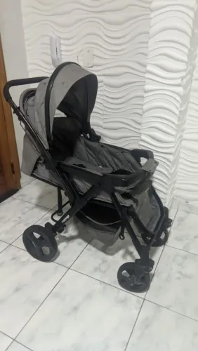 Carrinho de bebe - Marca Voyage