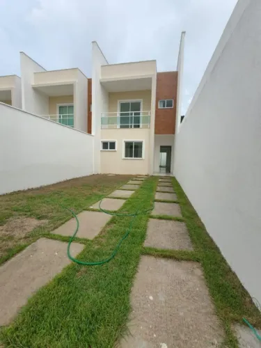 VENDO EXCELENTE CASA DUPLEX EM EUSÉBIO COM 3 SUÍTES