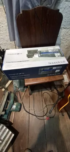 Mesa de som digital Soundcraft Ui16