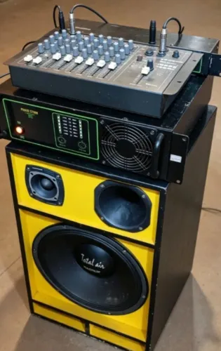 Vendo esse som ele vai com os aparelhos de força ele é potente