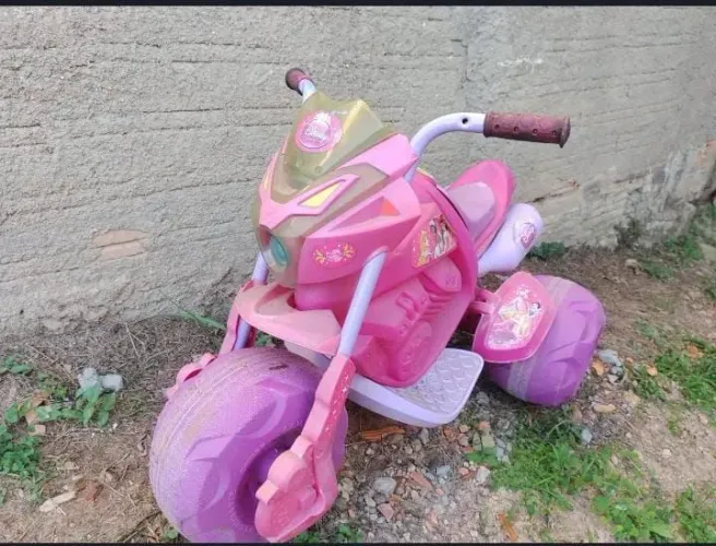 Moto elétrica infantil
