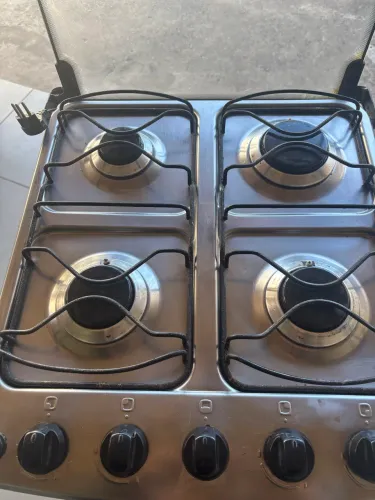 ? Fogão Electrolux 4 bocas - Acendimento elétrico - Bom estado