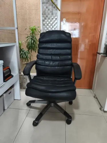 Cadeira escritório couro 