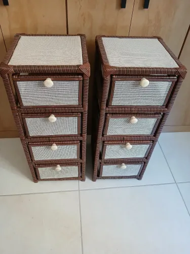 Vendo 2 gaveteiros de 4 gavetas!
