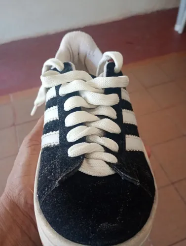 Tênis adidas