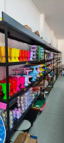 Prateleiras + Balcão