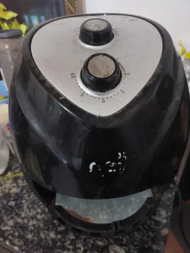 Fritadeira Elétrica Airfryer Preta (Para Conserto, Retirada de Peças ou Restauração)