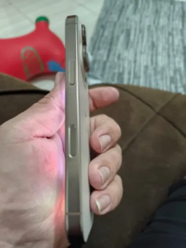 iPhone 16 pro v/t