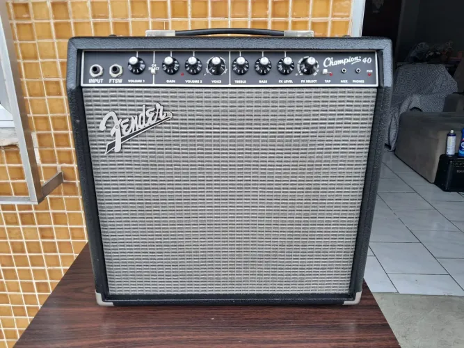 Amplificador de Guitarra Fender Champion 40