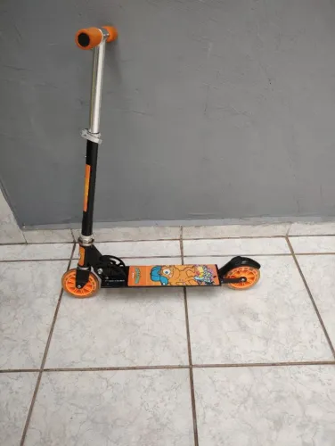 Patinete Friends Monsters com 2 Rodas