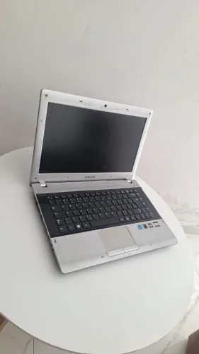 VENDO ESTE NOTEBOOK DA SAMSUNG SÓ 350,00 ACEITO CARTÃO ZAP *80