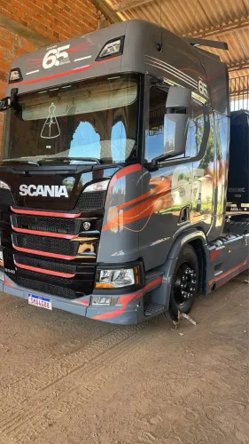  2 Scania + rodo caçamba  novo novo valor 1 milhões um