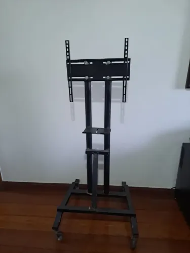 Pedestal para suporte de Tv