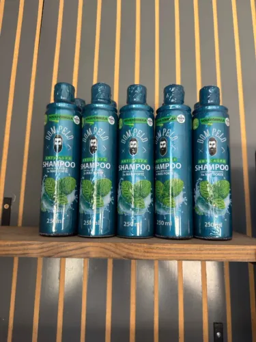 Shampoo anticaspa dom pelo