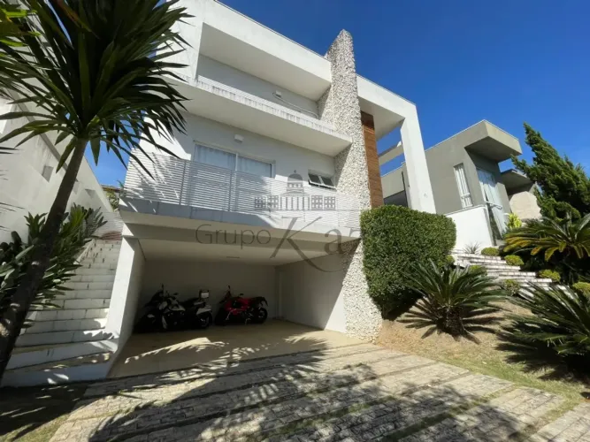 Casa em Condomínio - Urbanova - Residencial Jaguary - 3 Dormitórios - 329m².