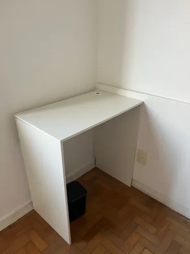 Escrivaninha Branca Pequena