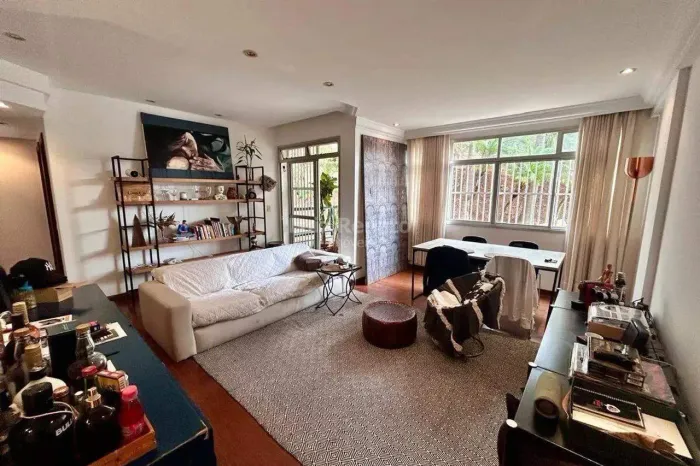 Apartamento à venda no bairro Vila Paris