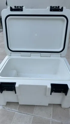 Caixa térmica ( cooler ) para Jet ski
