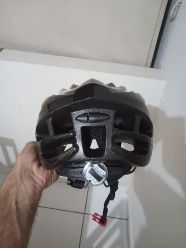Capacete absolute 