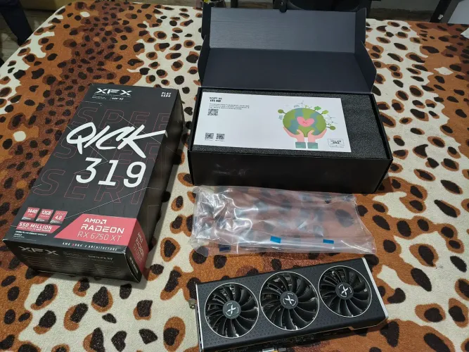 VENDO PLACA DE VÍDEO RX6750 XT 12GB