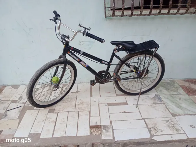 Bike aro 24 montadinha duas caia VMAX freio hidráulico .