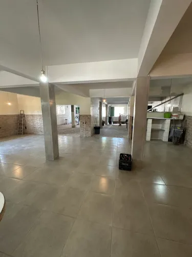 Alugo- ALUGUEL- Loja com 200 m2- Olhos D?Água