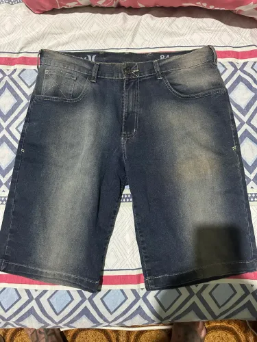 Bermuda Hurley tamanho 44 slim Fit zero sem uso jeans