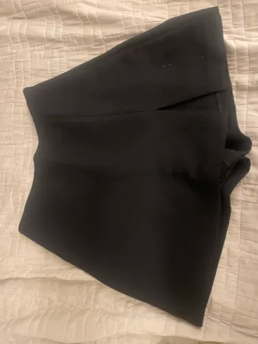 Short saia preto marca Zara - tamanho P 