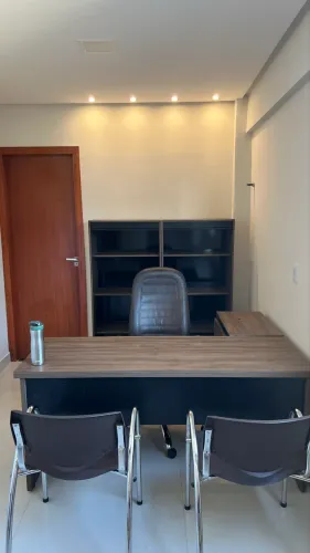 Mesa de madeira (ideal para Escritório ou Home Office)