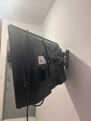 Vende-se TV LG (sem funcionar)