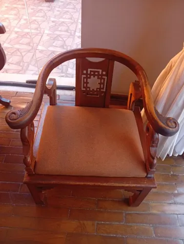 Par de cadeiras colonial clássica