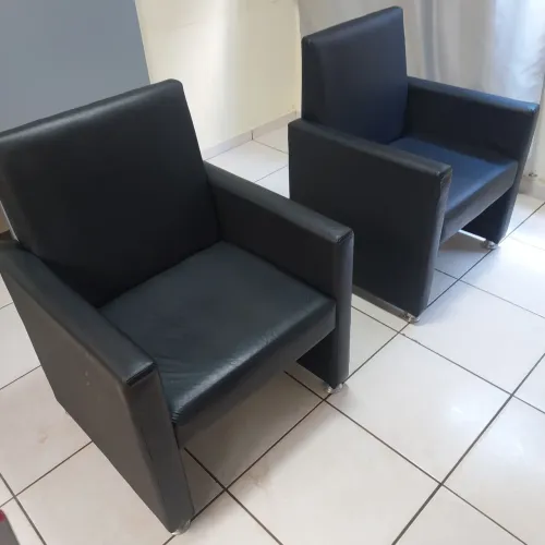 Duas poltronas 