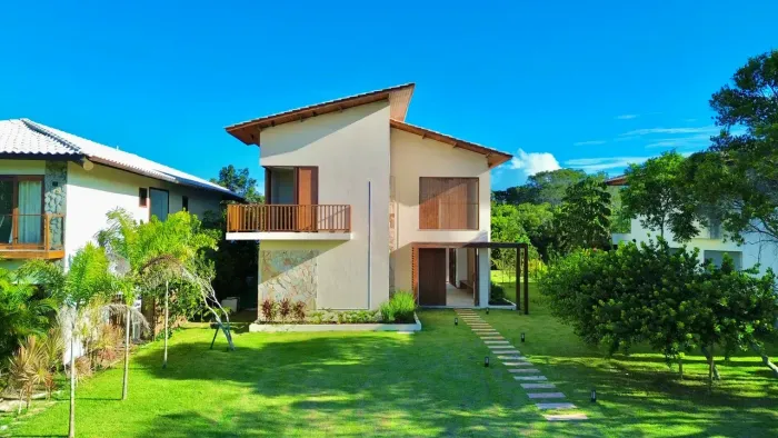 Casa de condomínio para venda tem 389 metros quadrados com 5 quartos