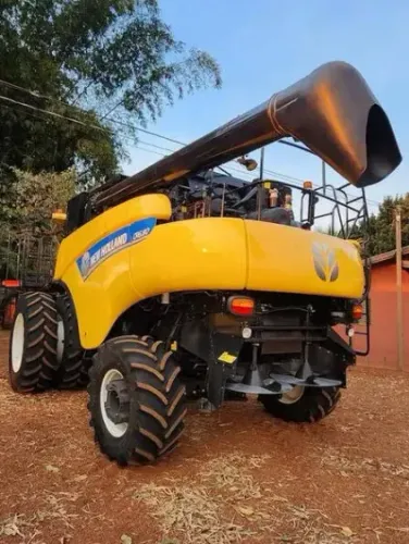 Colheitadeira New Holland Cr 6.80