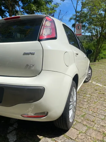 Fiat Punto Essence 1.6 Flex 16V 5P 2013