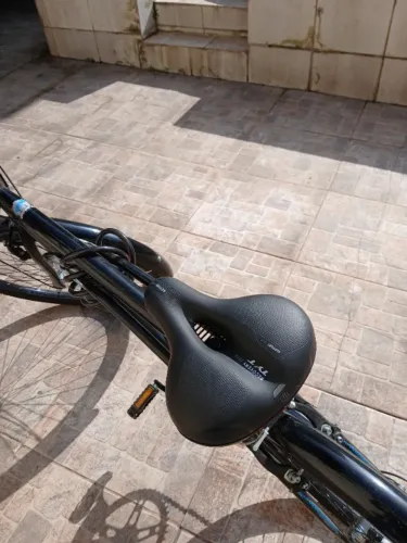 Bicicleta nova com acessórios