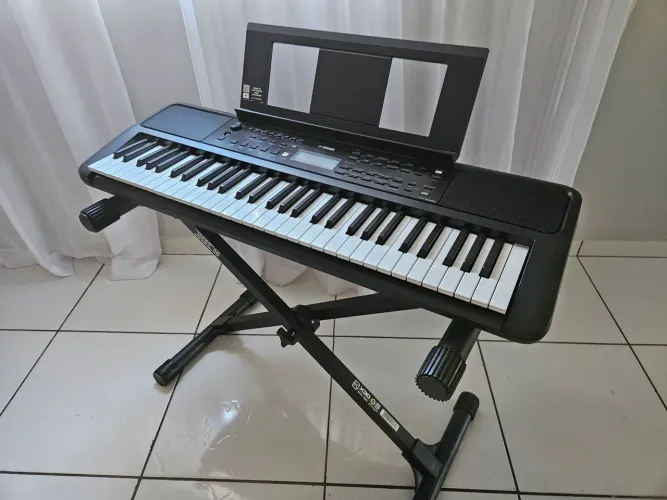 Teclado Yamaha PSR-E383 + Suporte e Pedal