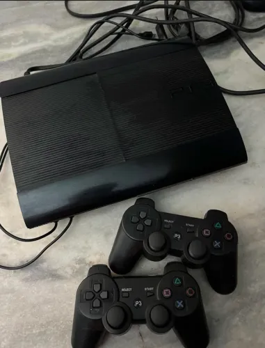 PS3 completo com 2 controles e garantia. 