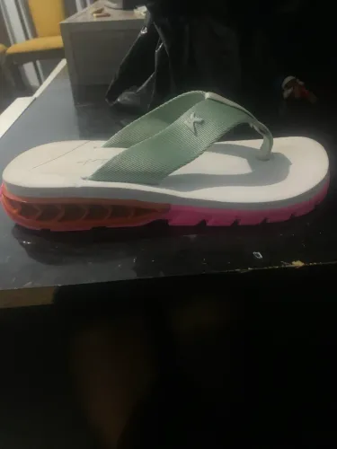 Vende-se uma Kenner Feminina número 38