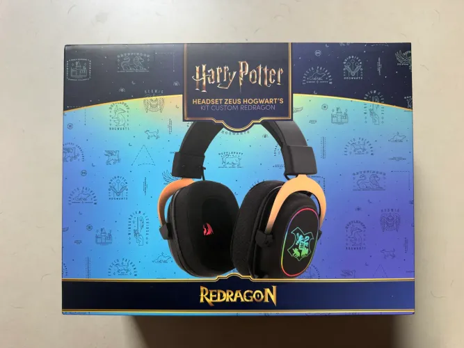 Headset Gamer Redragon Harry Potter Zeus Hogwarts RGB 7.1
