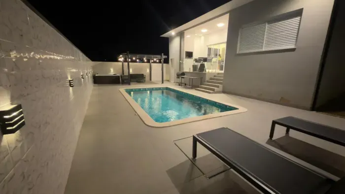 CASA EM PARDINHO COM 3 SUÍTES, PISCINA AQUECIDA E HIDRO NINHO VERDE 2