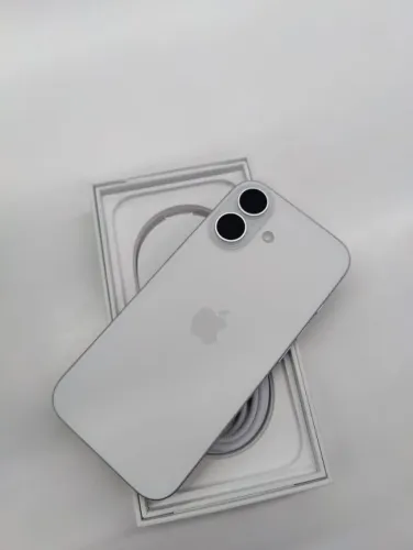 iPhone 17 - 256GB | Branco | Estado de novo