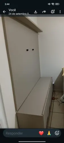 Painel de parede extremamente novo com gavetas