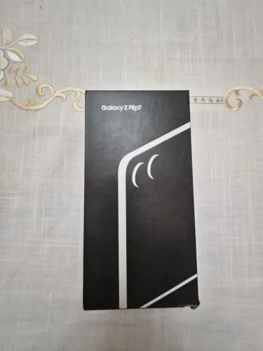 Samsung Z Flip 7 256GB zerado TOP!!!